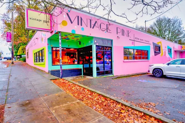 Vintage Pink, 2500 SE Hawthorne Blvd