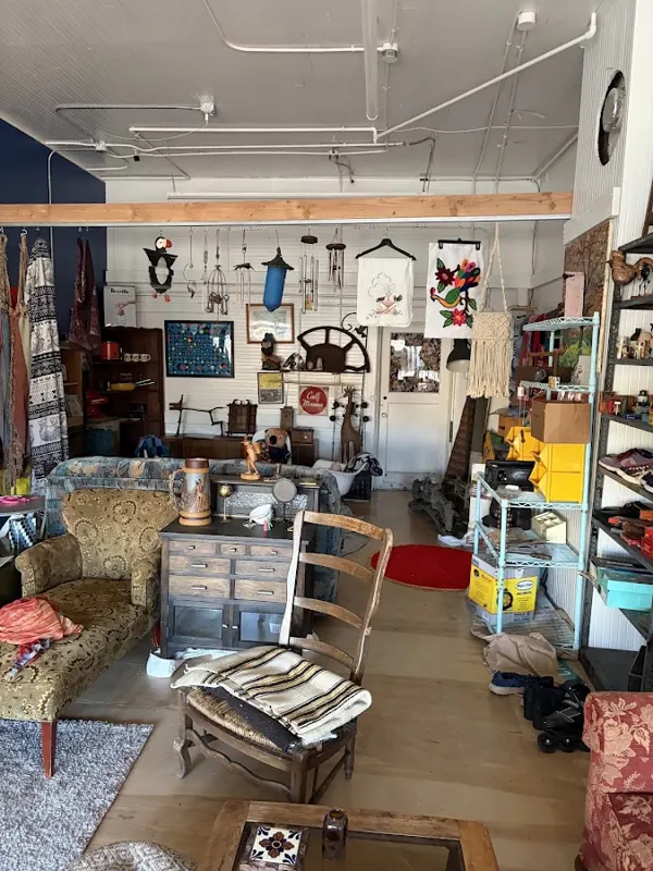 RELIX PDX, 5908 SE 72nd Ave, inside