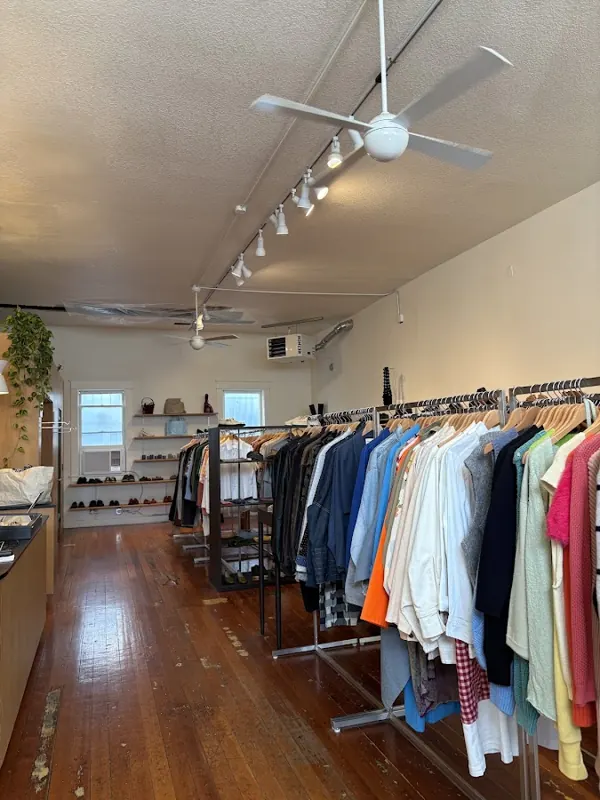 Deep Lake, 2707 SE Belmont St, inside