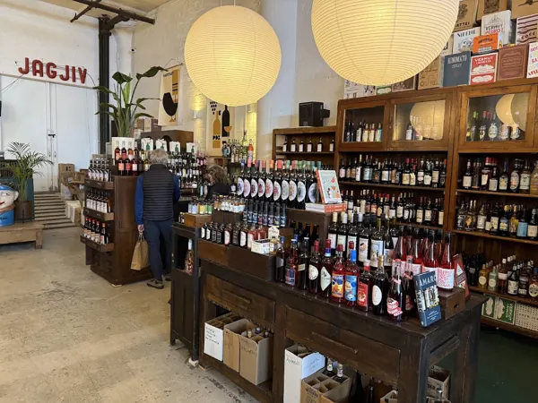 KABINETT PDX, 214 SE Alder St, inside