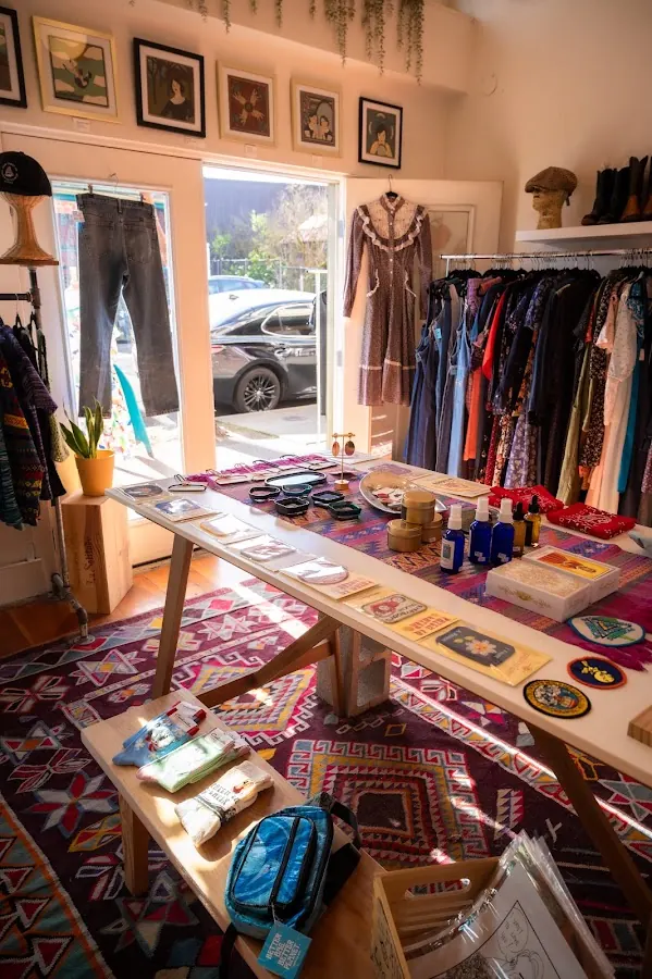 Queen of eyes Vintage, 1627 NE Alberta St, inside