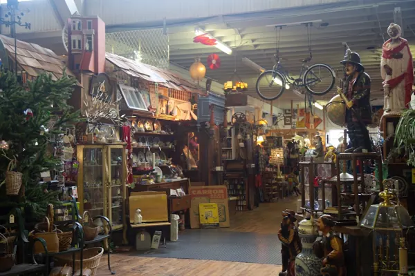 Memory Den | Vintage Mall, 499 SE 2nd Ave, inside