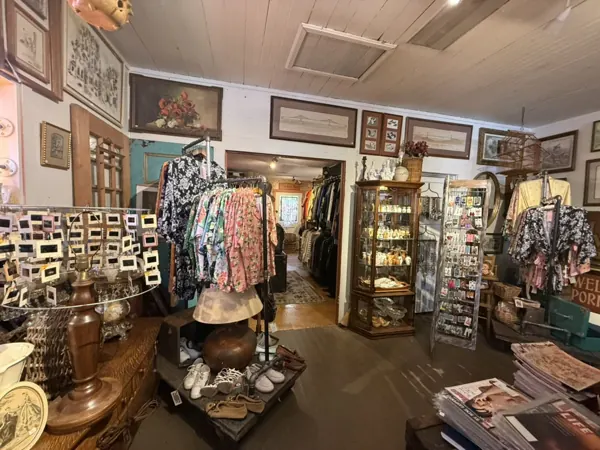 Unique Antique, 7908 SE 13th Ave, inside