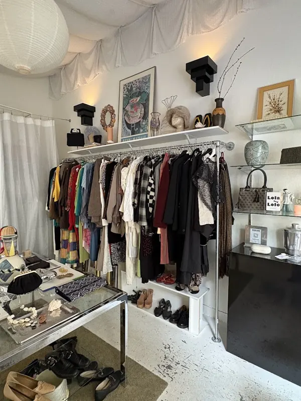 Lola and Lolo Vintage, 1720 NW Lovejoy St #115, inside