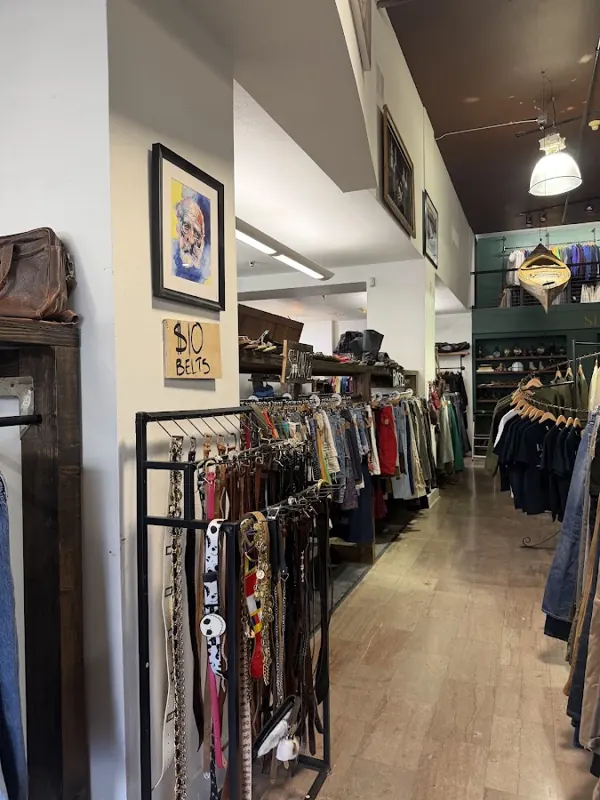 Shirtzenpantz Downtown, 800 SW Washington St, inside