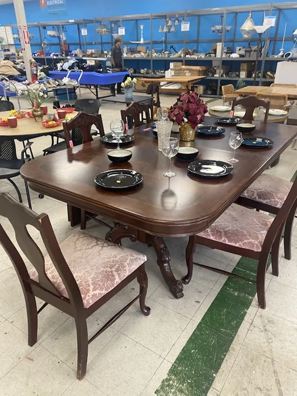 Gresham ReStore - Habitat for Humanity, 610 NE 181st Ave, inside