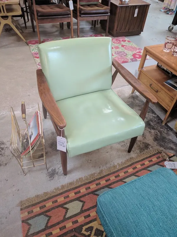 Vintage Vintage, 2455 SE 11th Ave, inside