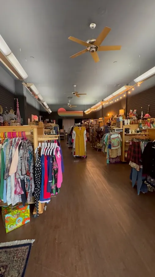 Midtowners Market, 1736 SE Hawthorne Blvd, inside