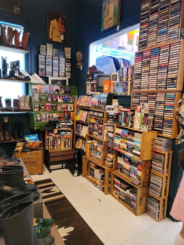 Mix Tape, Mixtape vintage, 3400 SE Belmont St, inside