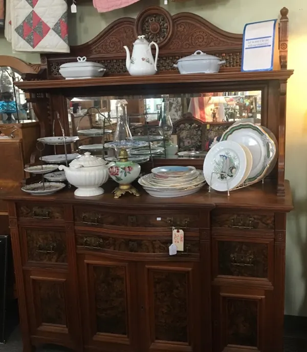 Multnomah Antiques, 7764 SW Capitol Hwy, inside