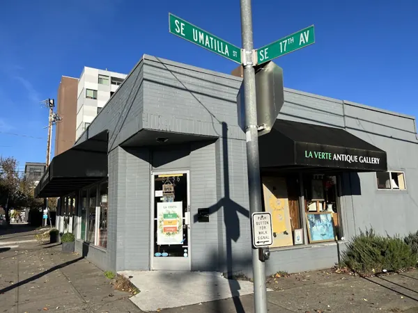 La Verte Antique, 8236 SE 17th Ave