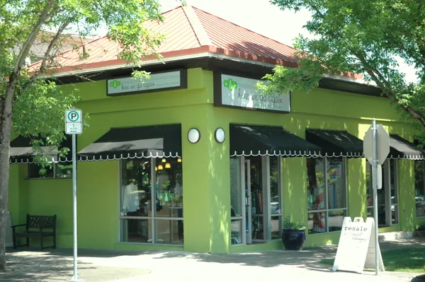 Here We Go Again Deluxe Resale Boutique, 511 S Carolina St