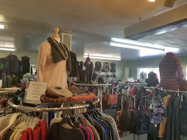 Katelyn's Closet, 7409-7429 SW Capitol Hwy, inside