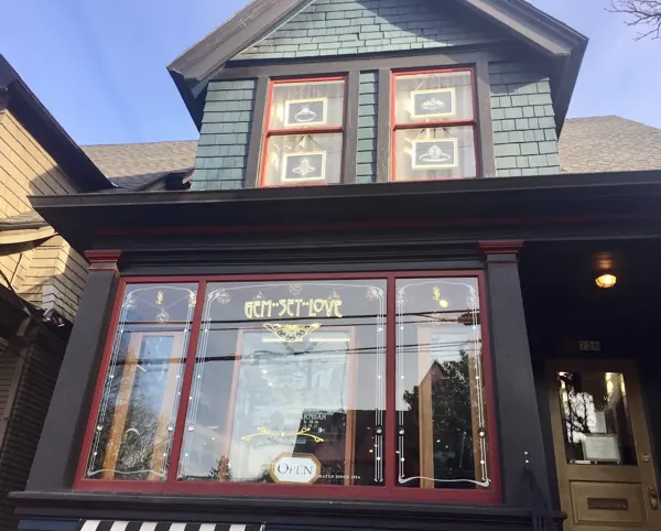Gem Set Love (formerly Gilt), 720 NW 23rd Ave