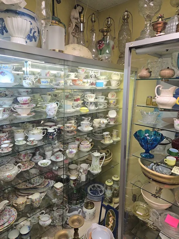 Antique Mercantile, 8419 SE Stark St, inside
