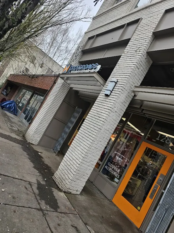 Crossroads Trading, 128 NW 23rd Ave